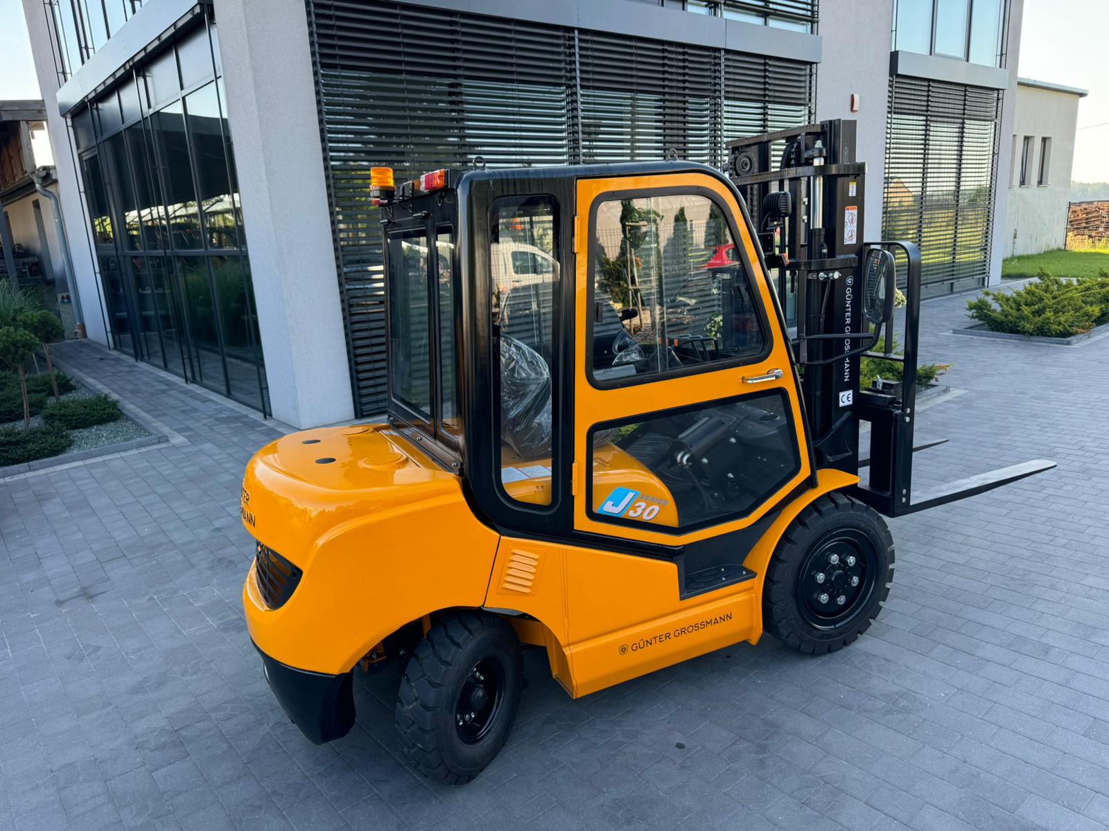 Fahrerkabine für den Gabelstapler – wann es sinnvoll ist, eine Kabine zu haben