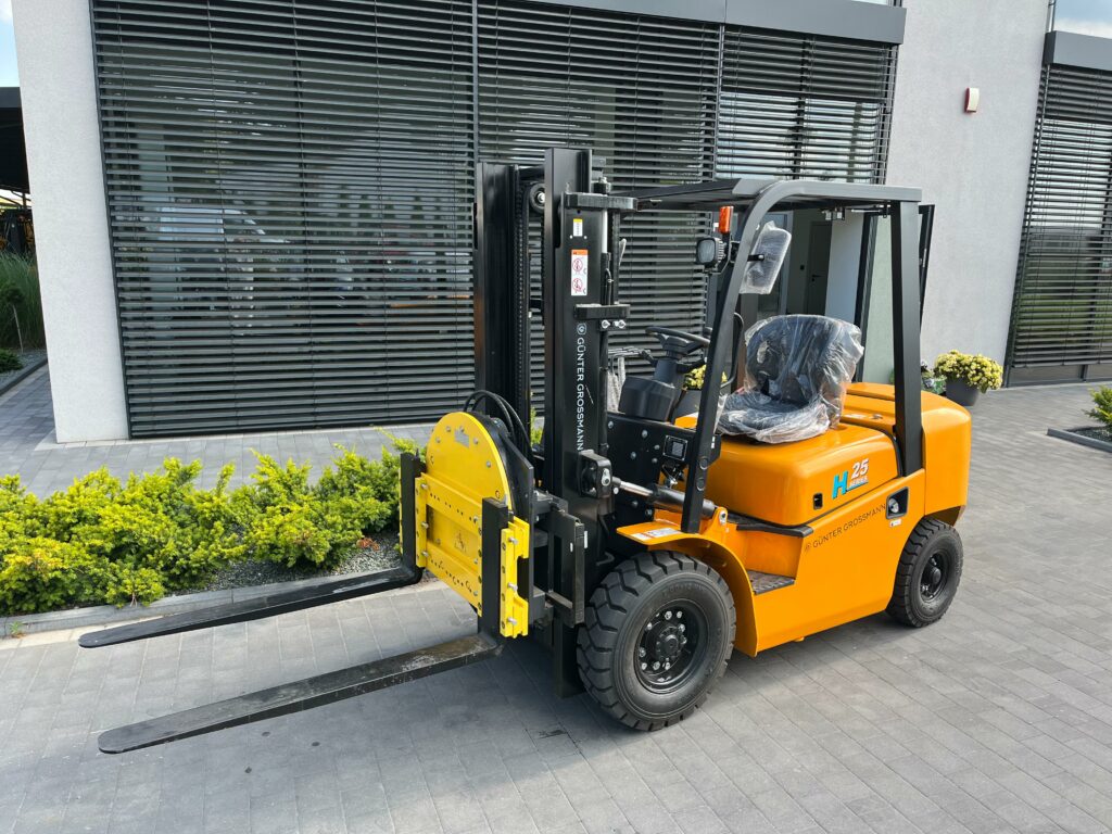 Gabelstapler mit Verbrennungsmotor und Drehscheibe